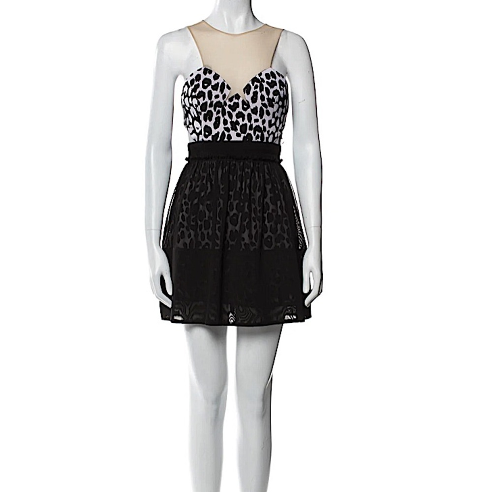 New Three Floor leopard print black dress